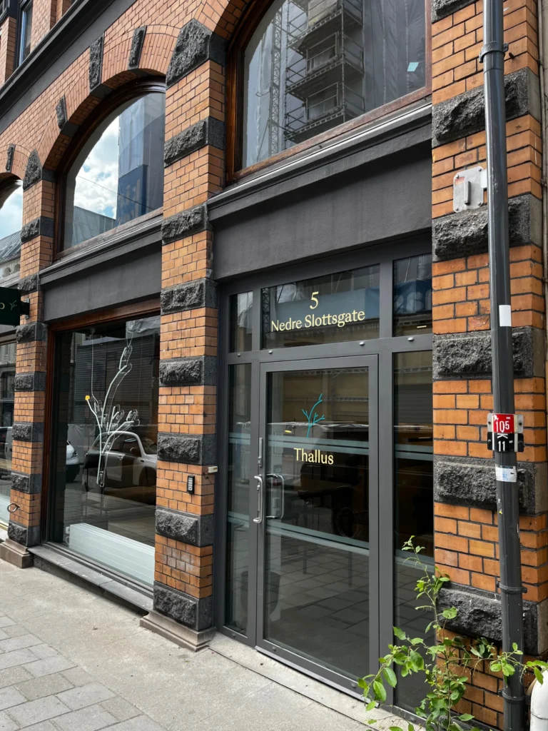 Kontor med industrielt preg for 8 personer i Kvadraturen