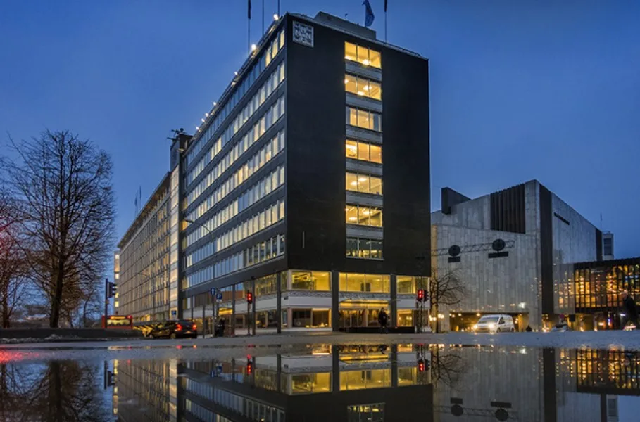 Kontor for 2-4 ansatte rett ved Nationaltheatret