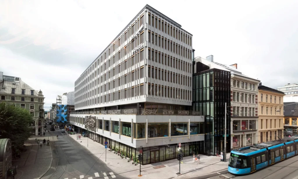 Kontor for 6-8 ansatte på Stortorvet