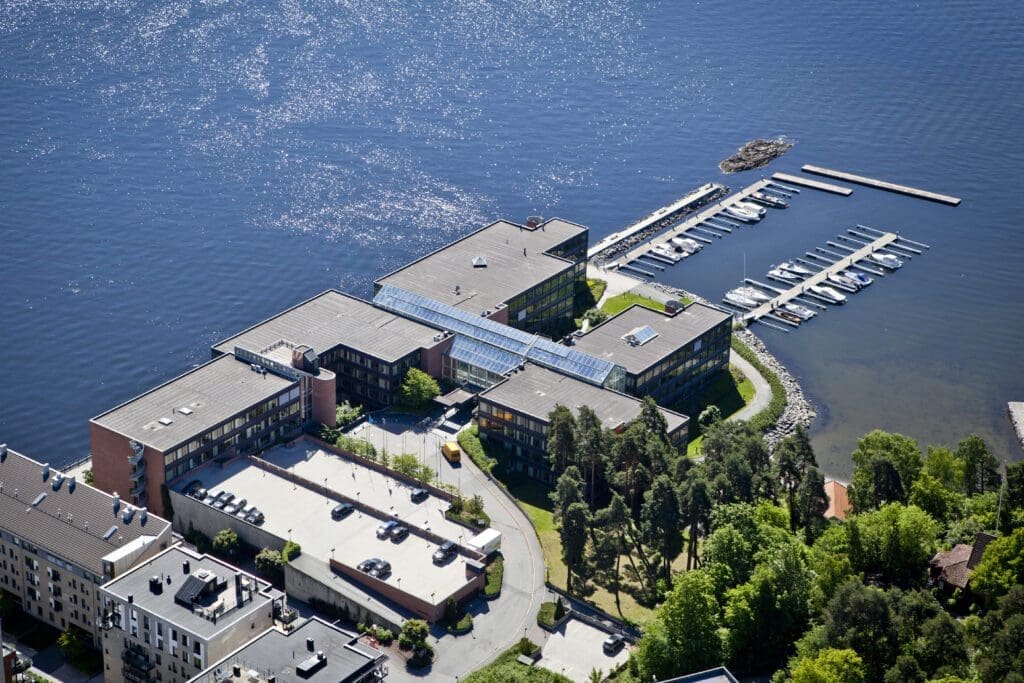Kontor for 10-15 ansatte i maritime omgivelser
