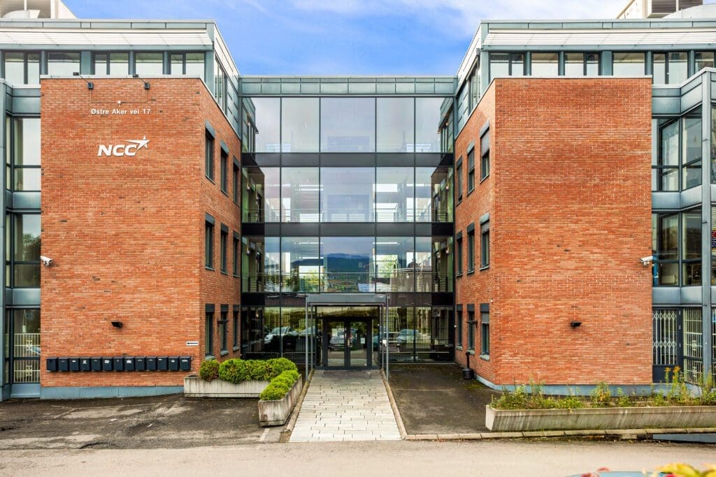Office space with storage option right by Økern Metro Station