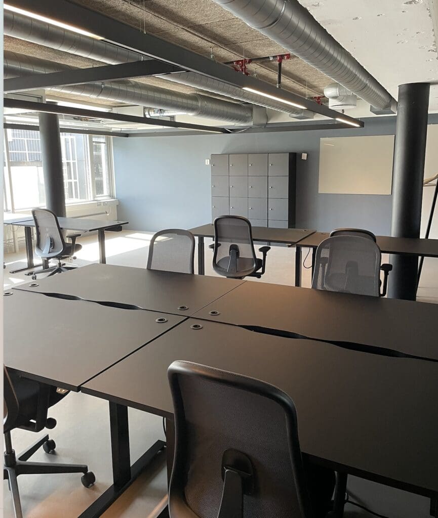 Flott kontor for 12 personer til leie